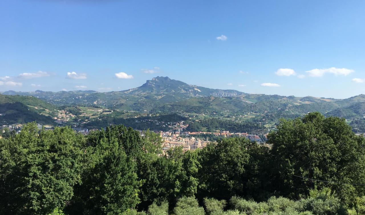 L’Acerba B&B Ascoli Piceno Bagian luar foto